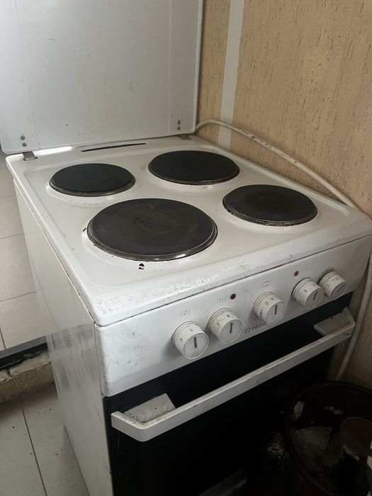 Продам Электроплиту