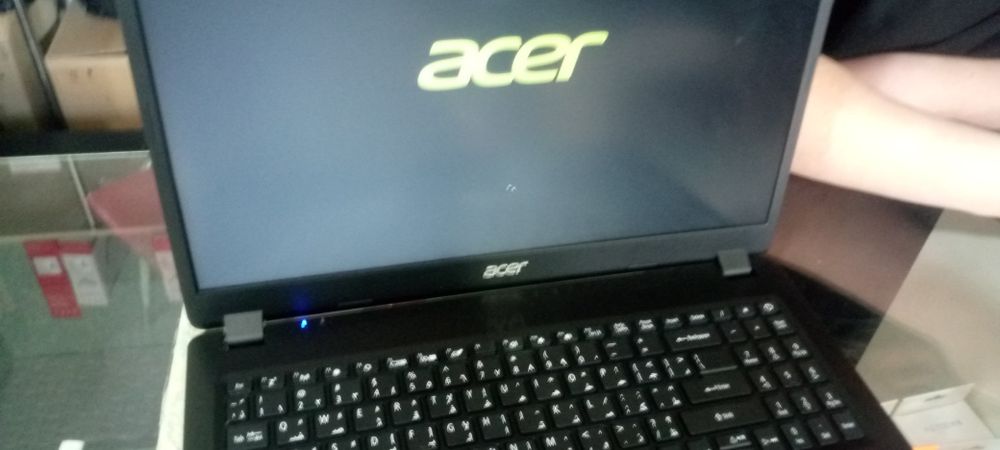 Noutbuk Acer core i3 12 avlod