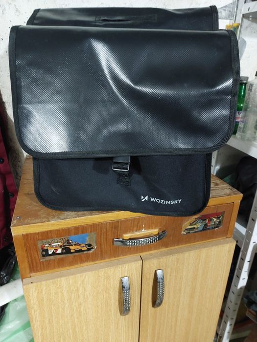 Vând coburi genți bicicleta