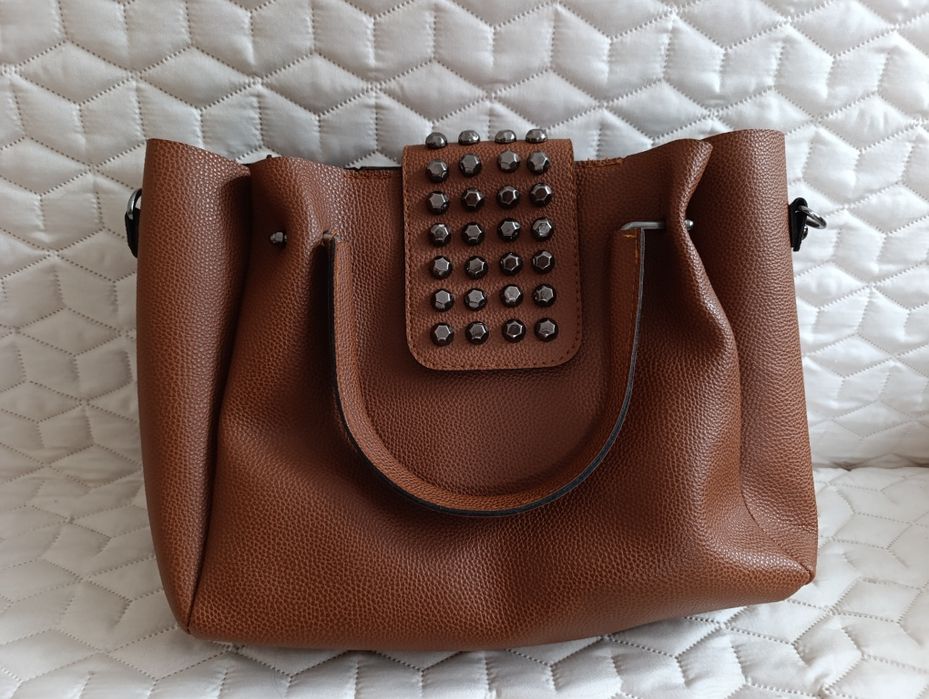 Две дамски чанти за 15 лв. общо