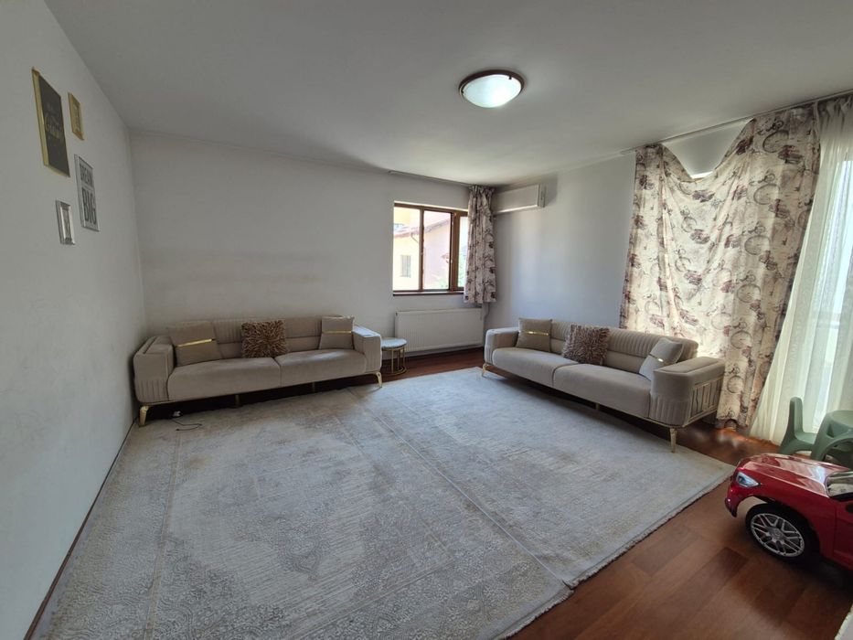 Vand apartament 2 camere
