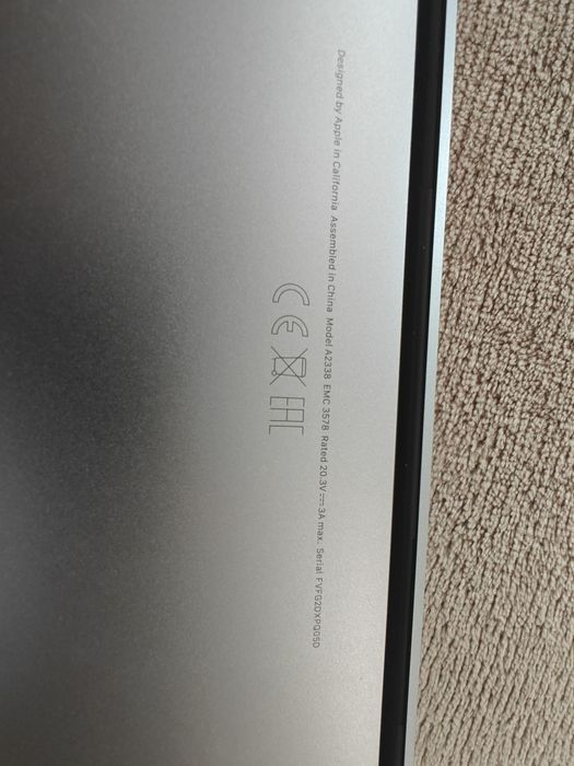 Macbook pro Touch Bar A2338 M1 , RAM 8 GB , Ssd 256