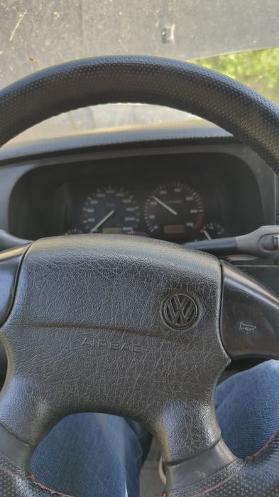 Автомобиль volkswagen golf 3