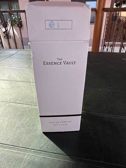 Parfum feminim copiat persistent
