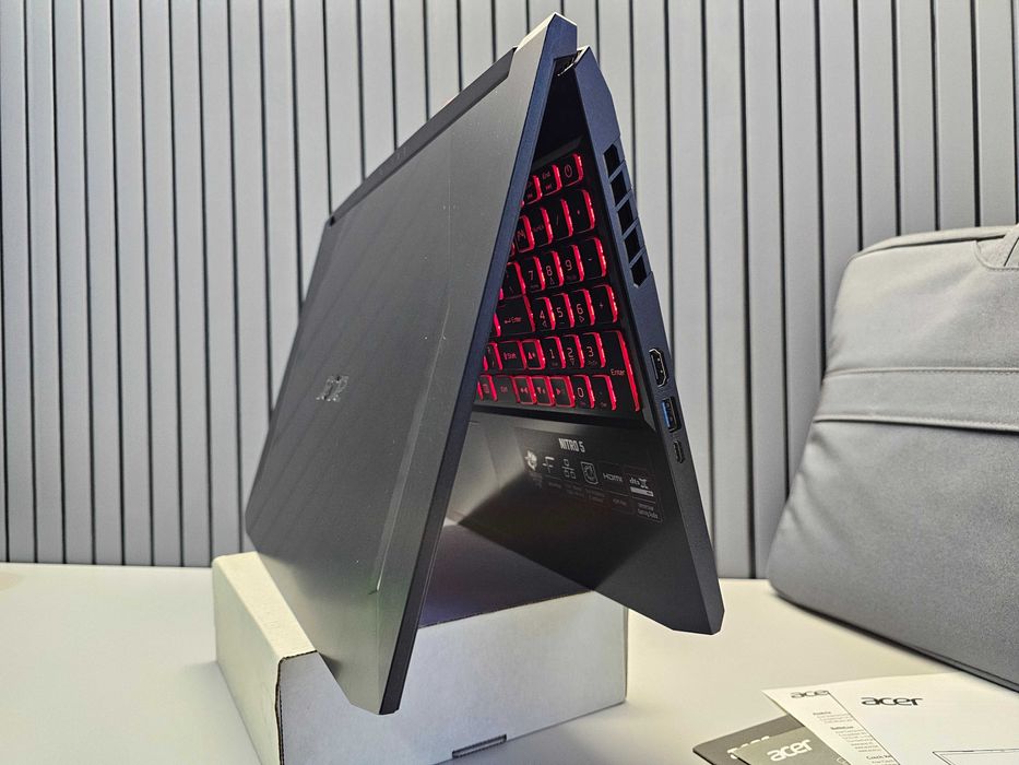 ПРОДАМ NITRO AN/515 Игровой Ноутбук Core™i5-10300H/8GB/256SSD/GTX1650.