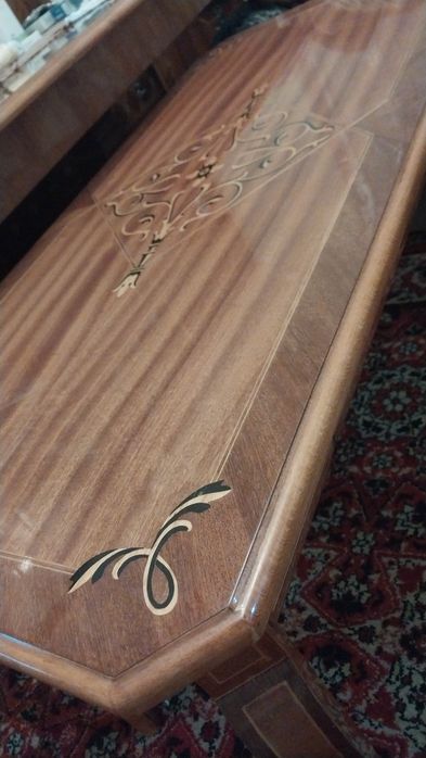 Журнальный столик с инкрустацией