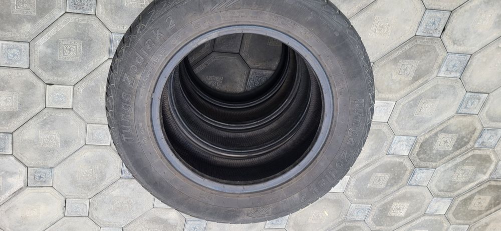 Летнии резину в комплекте 195/65/15