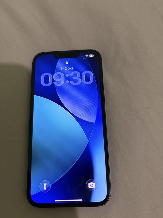 Продам iPhone 13