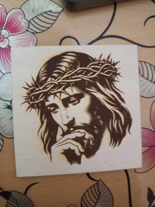 Лазерно гравиране върху дърво