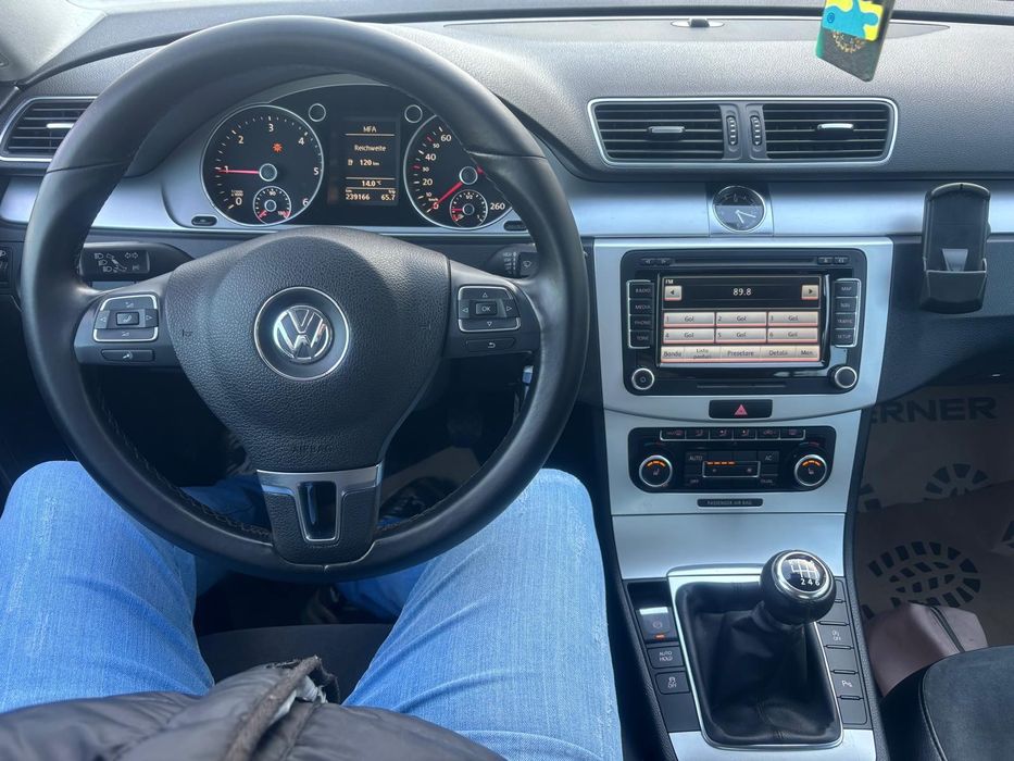 Vând vw passat an 2011 motor de 2 litri diesel impecabil