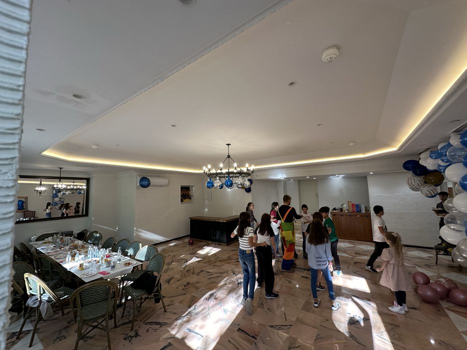 Зала частни партита, детски рождени дни, конференции и презентации.