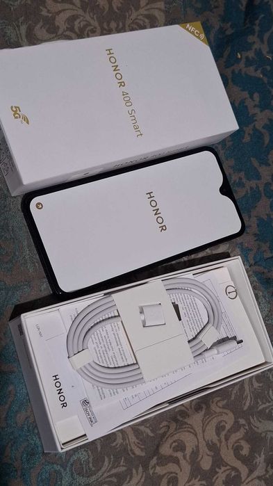 Продавам Honor 400 Smart