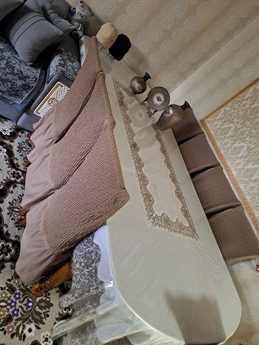 Большой праздничный  стол