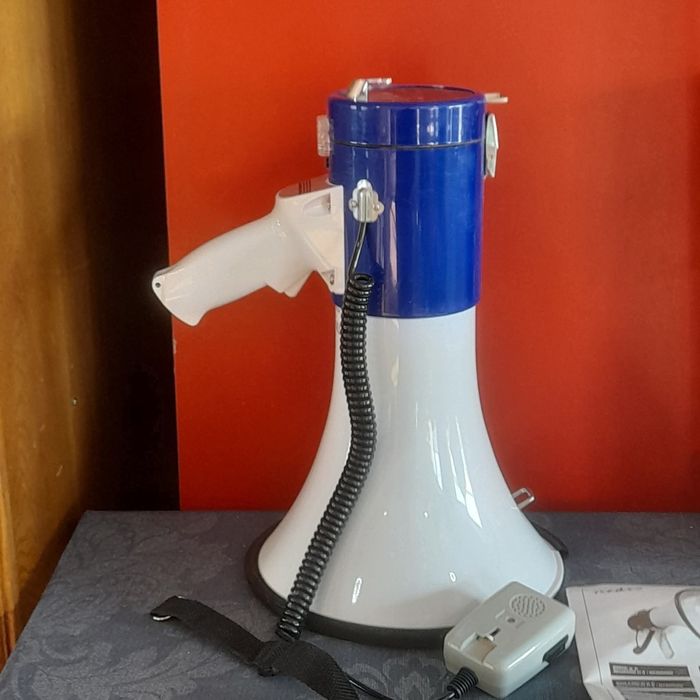 MegaFon sau Portavoce Mare, Nouă!