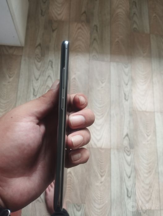 Продам samsung s20 состояние