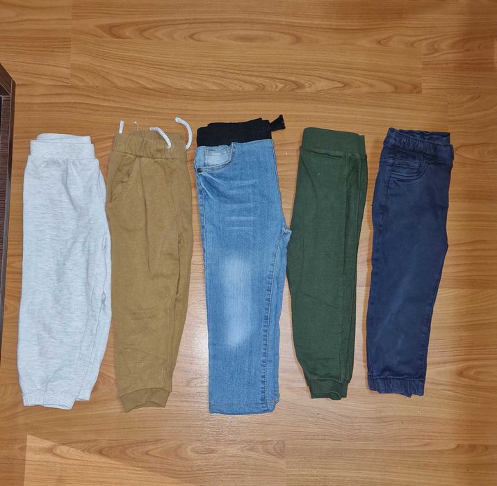 Pantalonii copii marimea 98