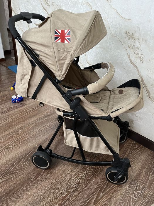 Коляска в хорошем состояние