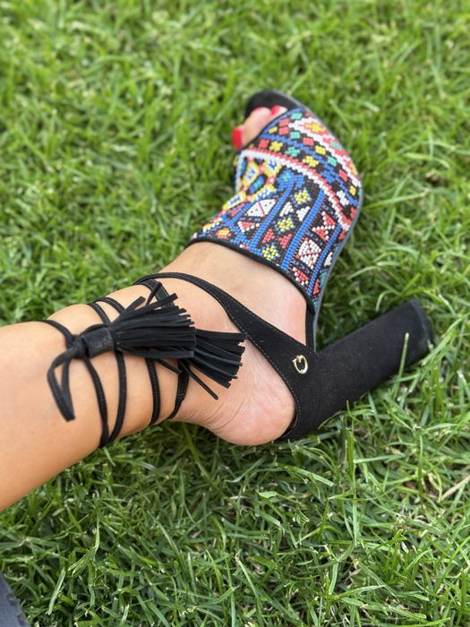 Обувки на ток Guess