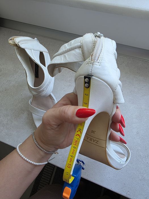 Sandale Zara din piele marimea 36