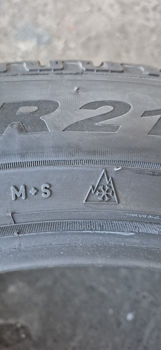 4 anvelope iarna Pirelli,fata 275/45/21,spate 315/40/21.Pret pe bucata