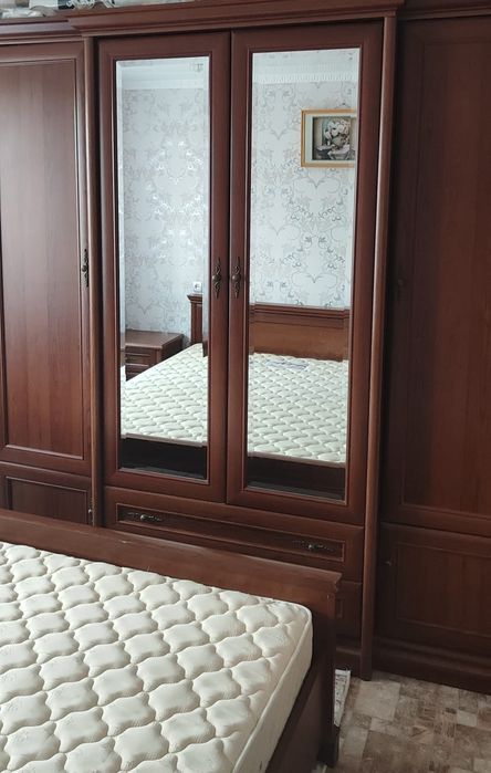 Продам шкаф и туалетный столик.