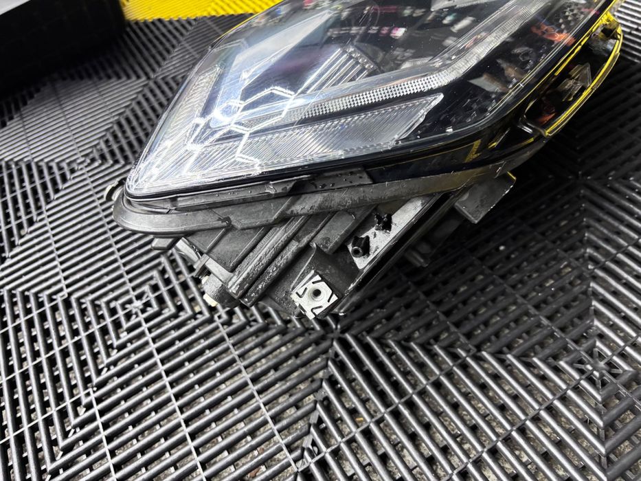 Far dreapta full led Golf 7 facelift