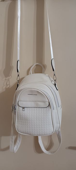 Нова дамска раница