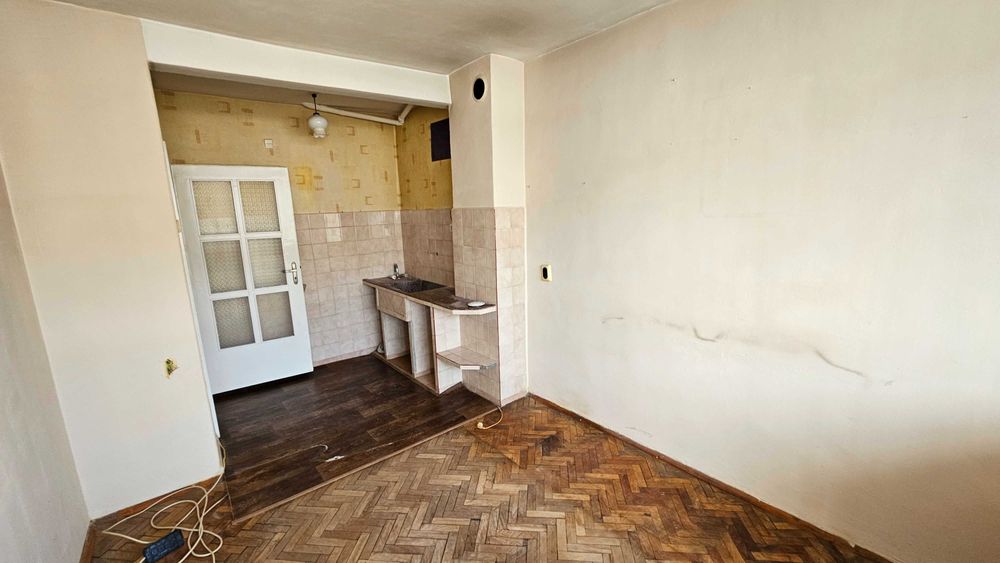 Продава се Двустаен апартамент в Разград, Център - 58 кв.м за 715 €/кв.м - Снимка #5