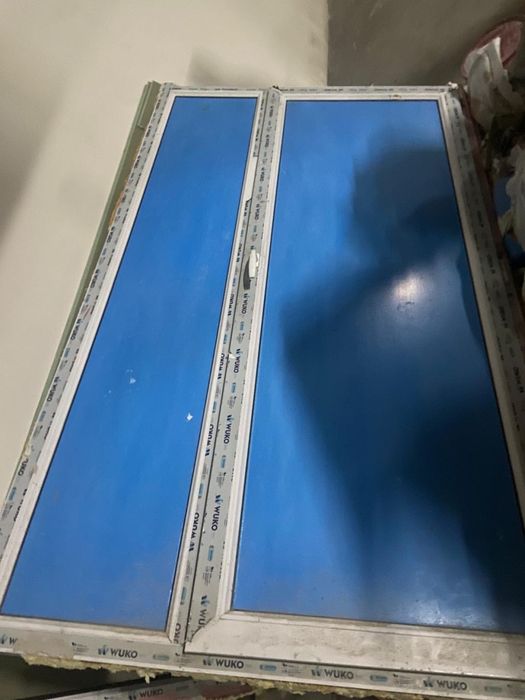 Пластиковая дверь