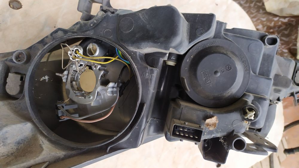 Фар за Пежо 207 преден