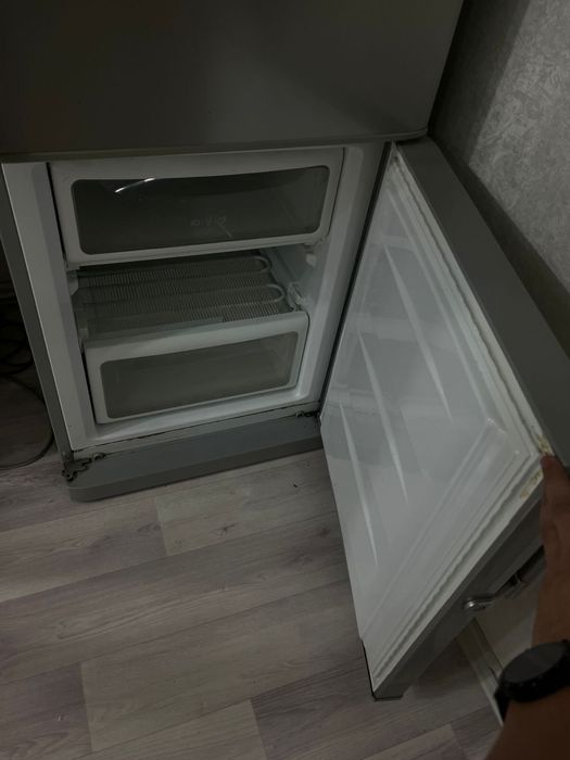 Продам холодильник