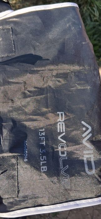 Vând set 3 lansete crap Avid 3,96 m  și 3 mulinete  Avid  Carp Revolve