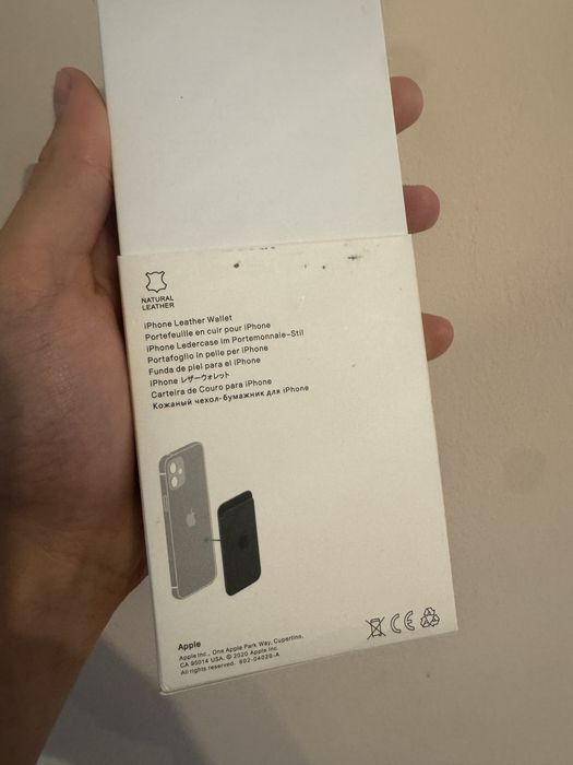 Vand Apple Wallet nou in cutie,