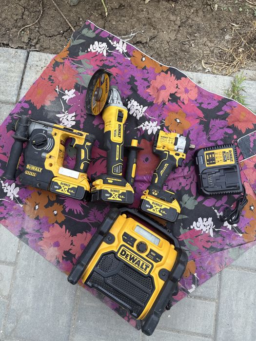 Vind set dewalt 4 piese 3acum 5 ah si incarc