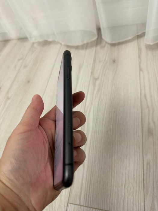 Продам Iphone 11 б/у