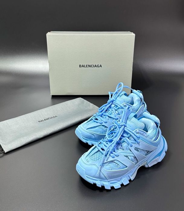 Balenciaga-Track