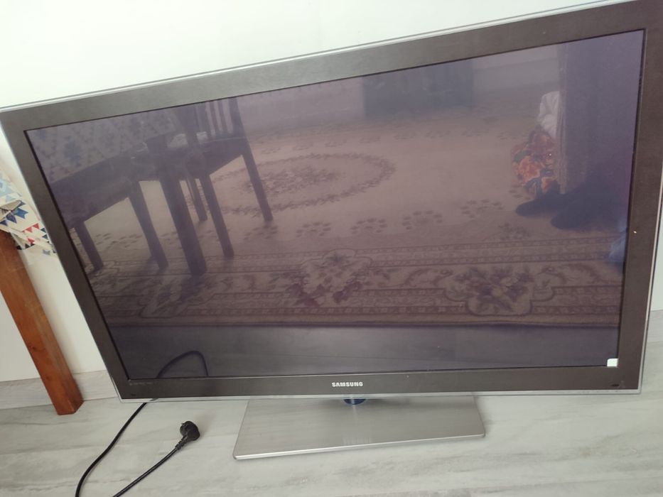 Телевизор на запчасть