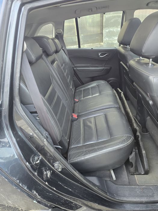 Dezmembrez Renault Koleos 2012