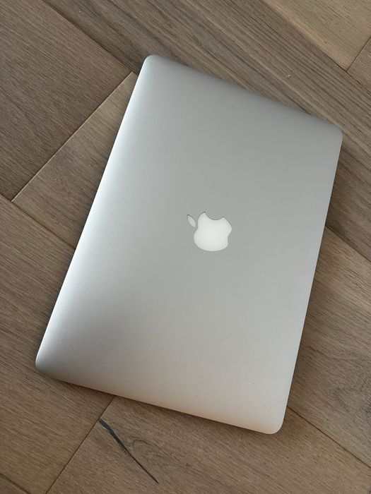 Apple MacBook Air 13 inch Intel Core I5