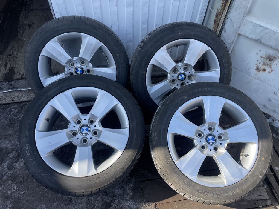 Продаеться комплект дисков на БМВ с резиной