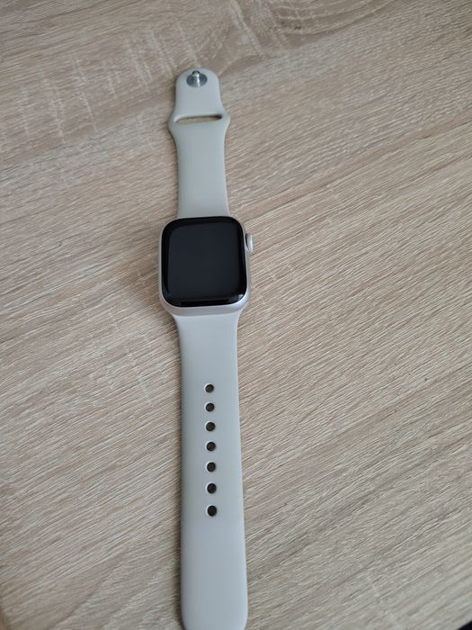 Apple Watch S9 41MM без забележка по него.
