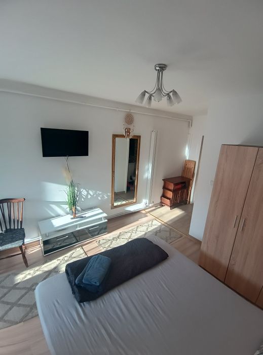 Închiriez garsonieră regim hotelier Piatra Neamț