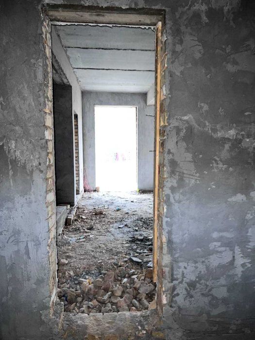 Продам участок 2- соток с новым домом, коробка