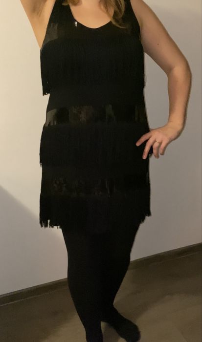 Черна парти рокля с ресни и пайети, размер L