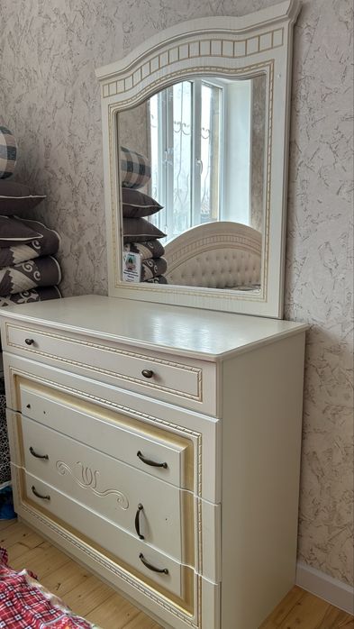 Спальный гарнитур