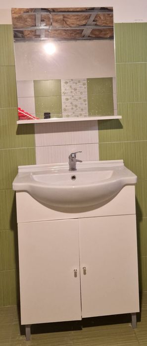 Vând set chiuveta, oglinda, corp mobila și wc plus rezervor