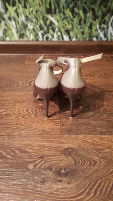 Продаются туфли кожаные.