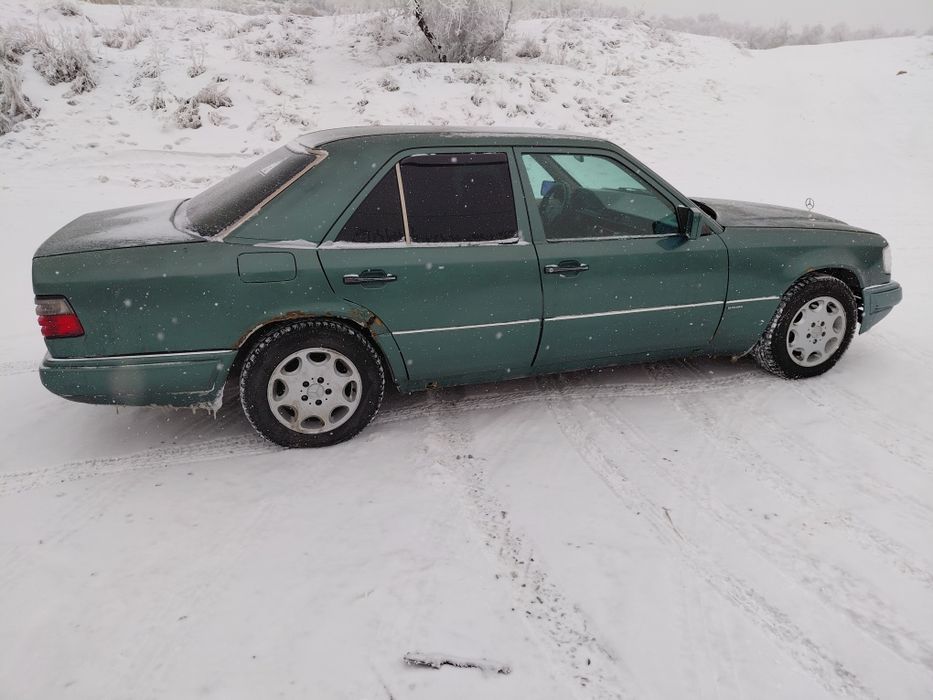 Продам  М/В Е124, 2.8