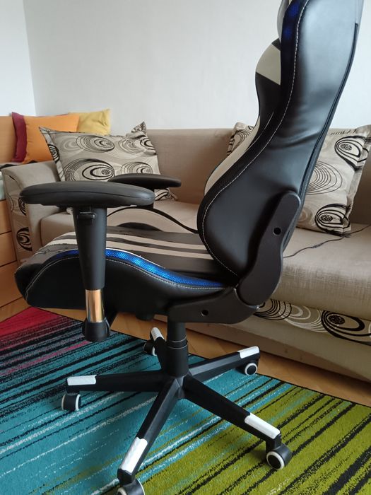 Scaun Gaming Genator cu LED RGB și Perne Lumbar/Cervicală
