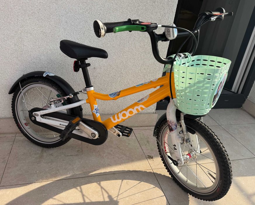 Bicicleta woom 2 - personalizata cu Elsa si Ana